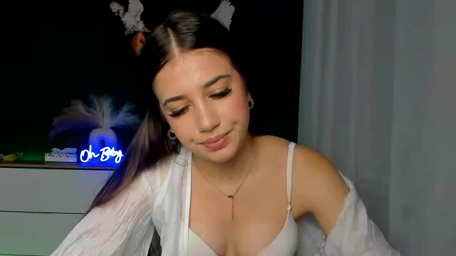 Gallery image thumbnail from AlexaPirs's myfreecams stream on, 08/05/2026, 13:44 image 20 of 20
