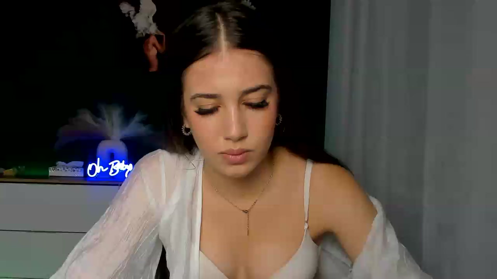 Gallery image thumbnail from AlexaPirs's myfreecams stream on, 08/05/2026, 13:44 image 11 of 20