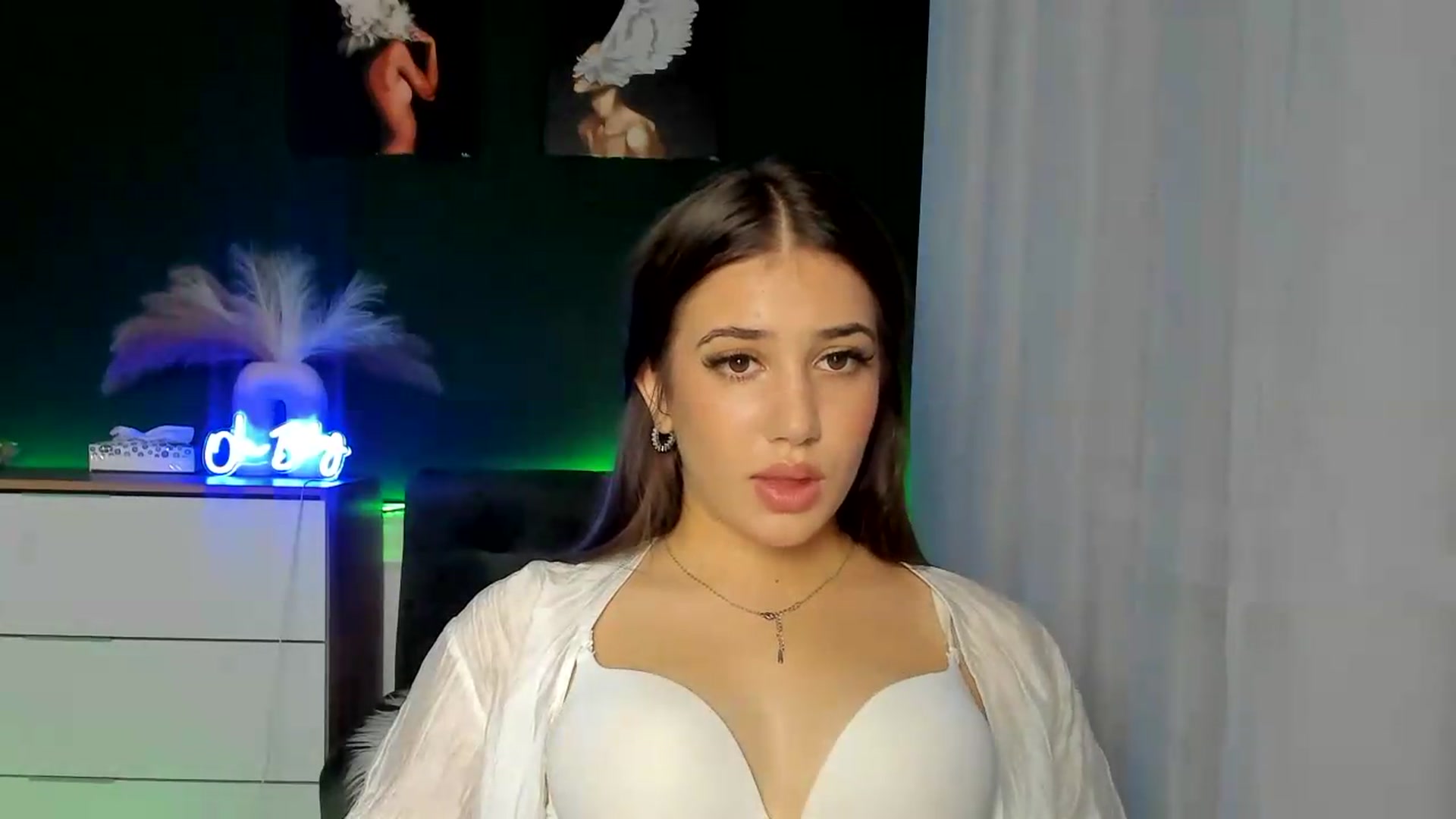 Gallery image thumbnail from AlexaPirs's myfreecams stream on, 08/05/2026, 14:10 image 20 of 20