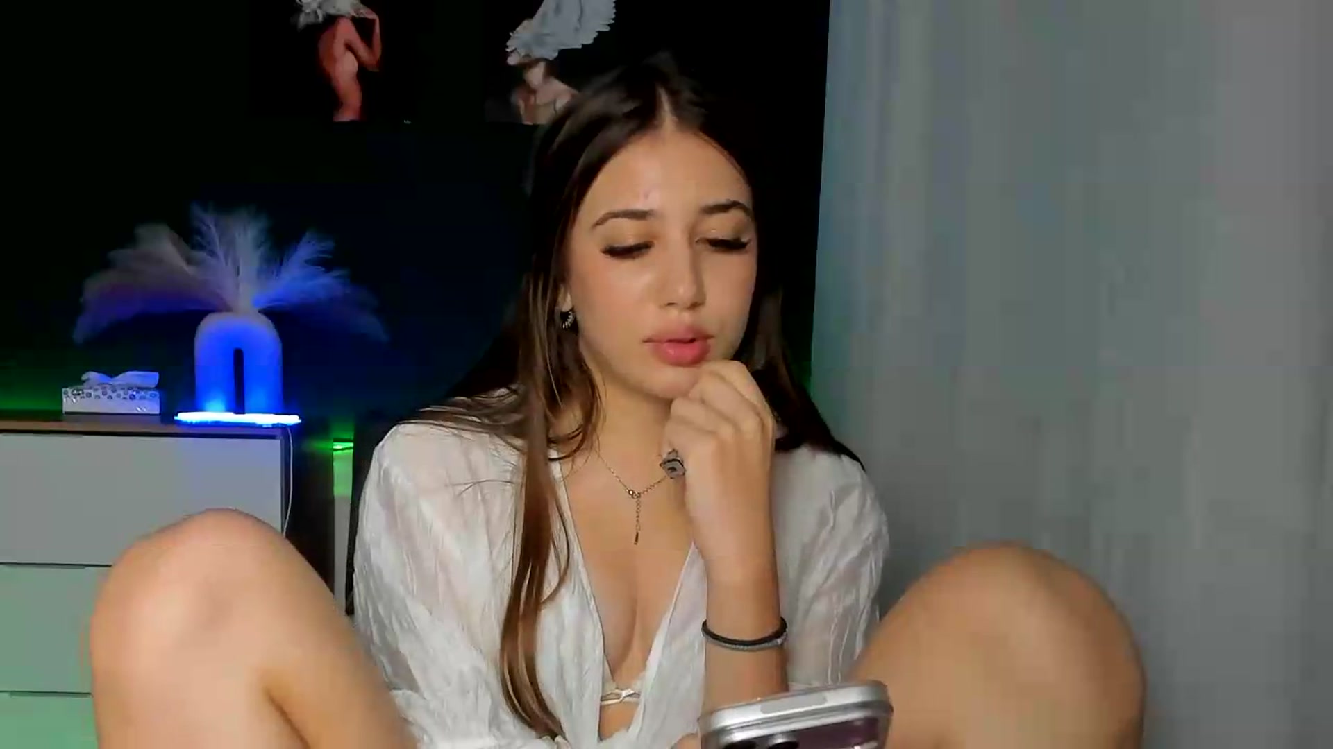 Gallery image thumbnail from AlexaPirs's myfreecams stream on, 08/05/2026, 16:51 image 16 of 20