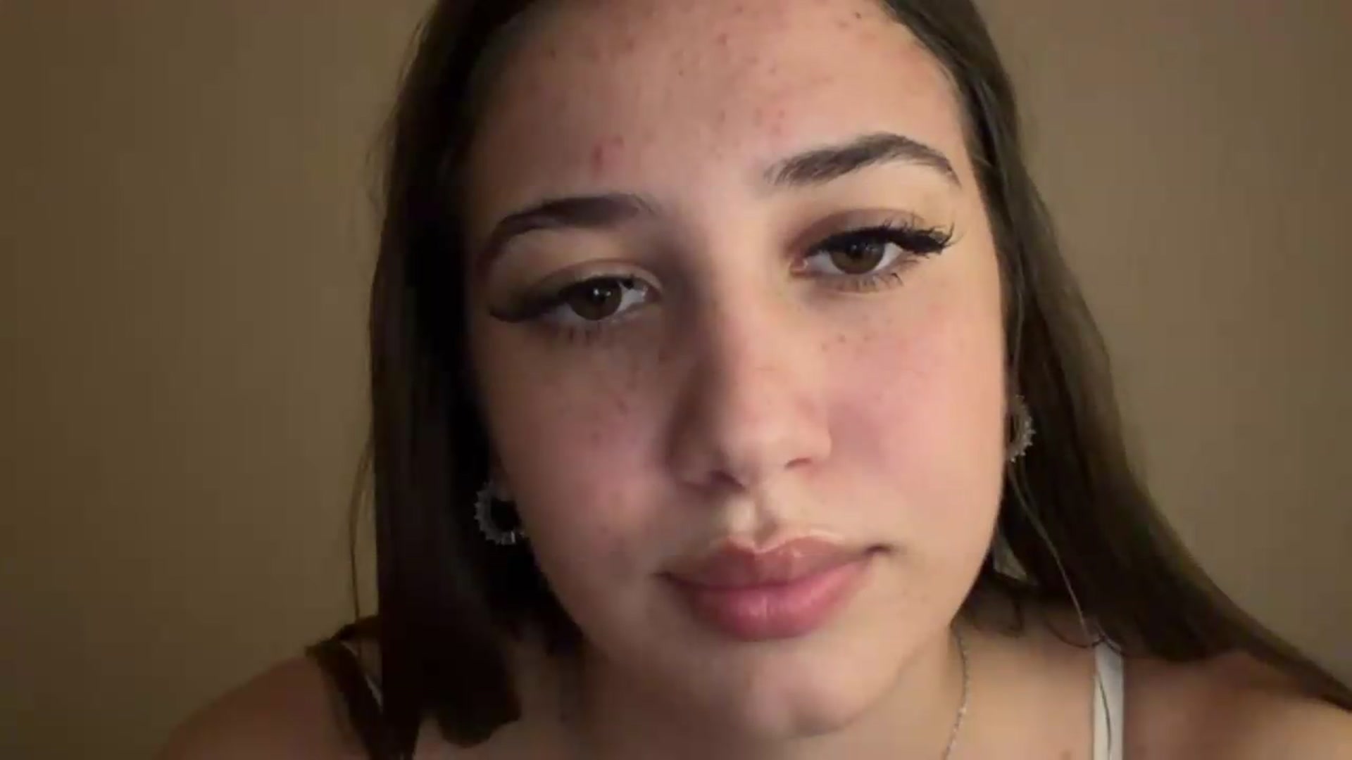 Gallery image thumbnail from AlexaPirs's myfreecams stream on, 08/05/2026, 23:29 image 13 of 20