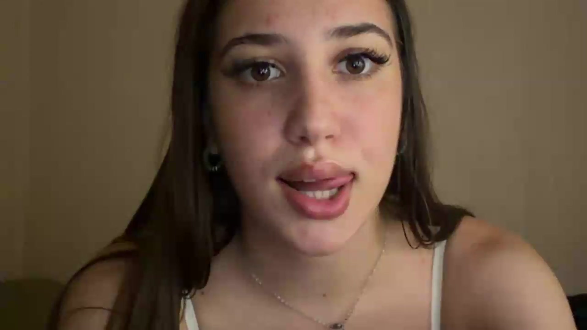 Gallery image thumbnail from AlexaPirs's myfreecams stream on, 08/05/2026, 23:29 image 20 of 20
