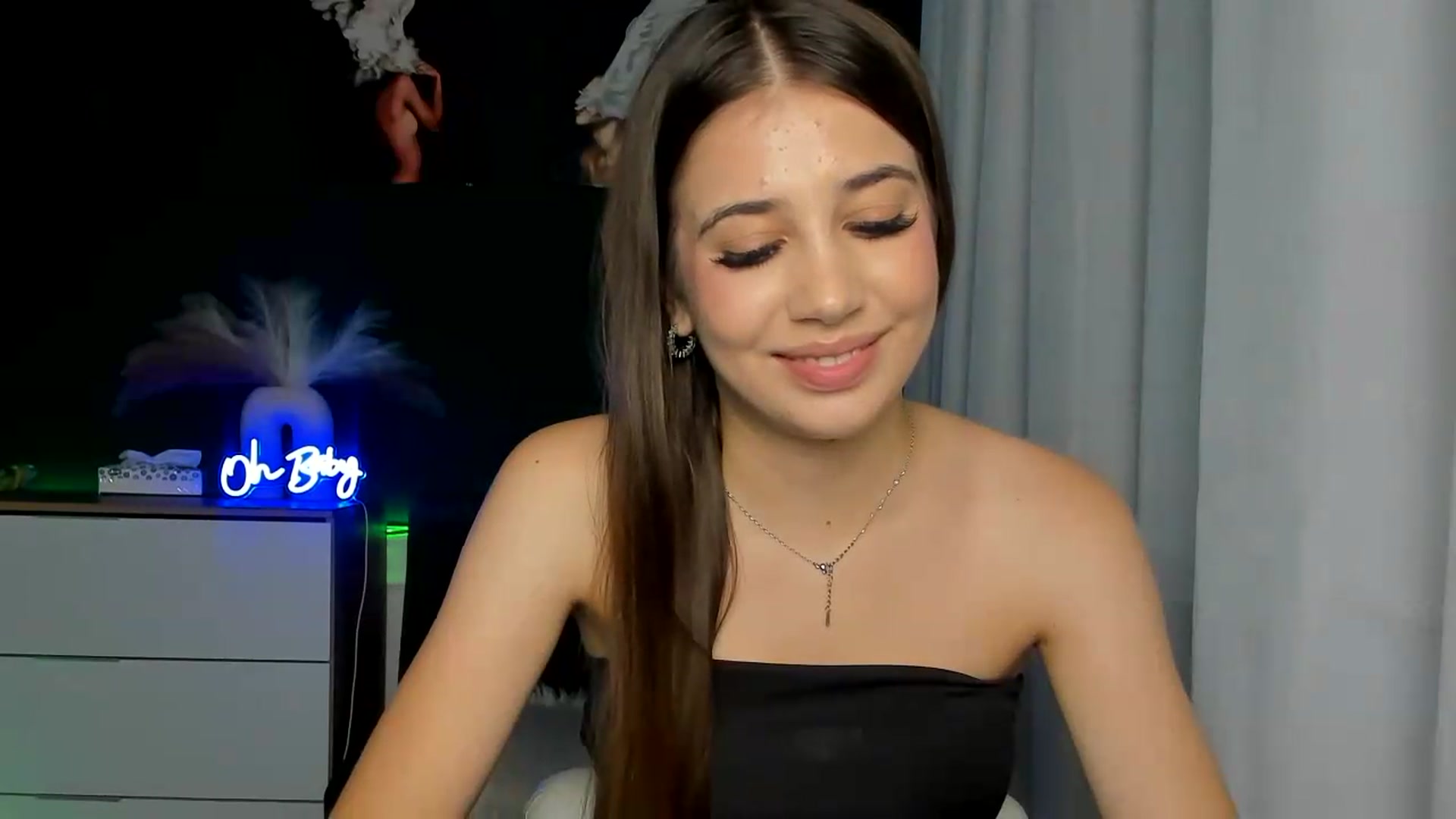 Gallery image thumbnail from AlexaPirs's myfreecams stream on, 08/07/2026, 14:34 image 15 of 20