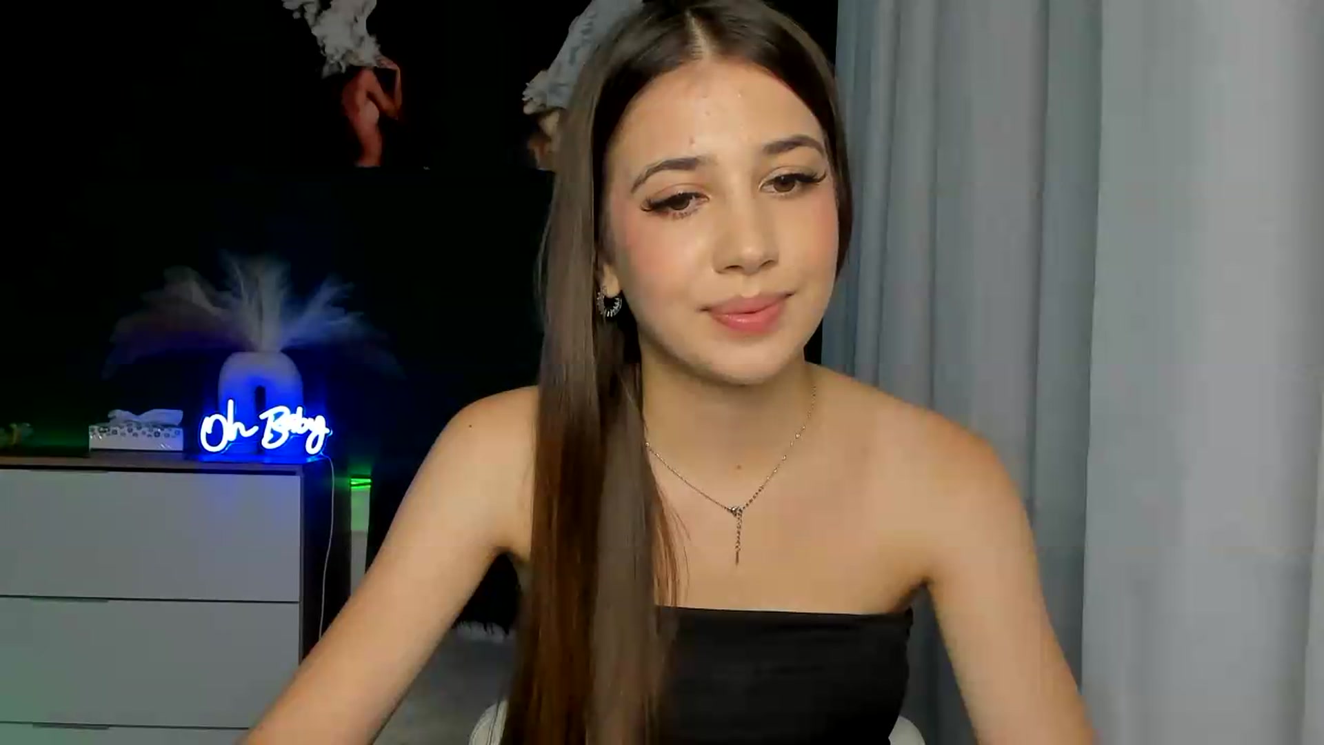 Gallery image thumbnail from AlexaPirs's myfreecams stream on, 08/07/2026, 14:34 image 6 of 20
