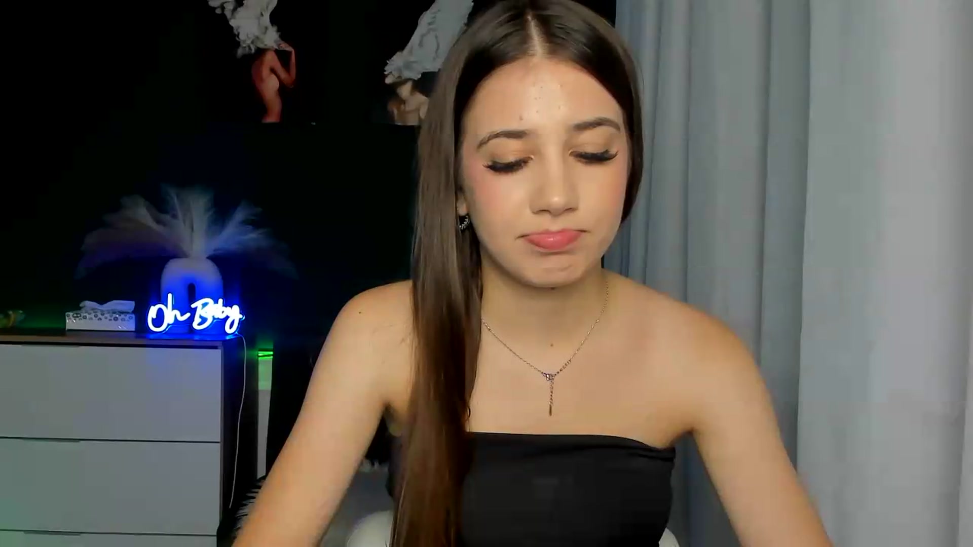 Gallery image thumbnail from AlexaPirs's myfreecams stream on, 08/07/2026, 14:34 image 11 of 20