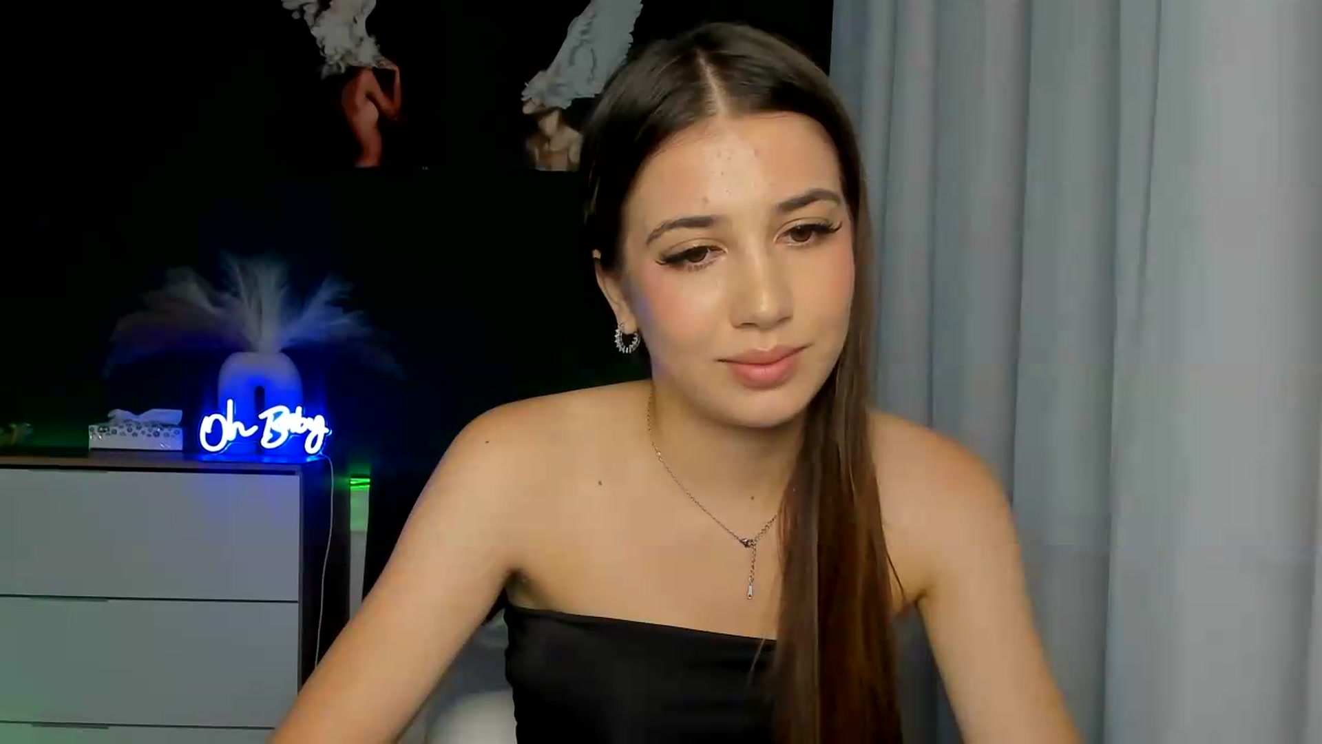 Gallery image thumbnail from AlexaPirs's myfreecams stream on, 08/07/2026, 15:28 image 9 of 20