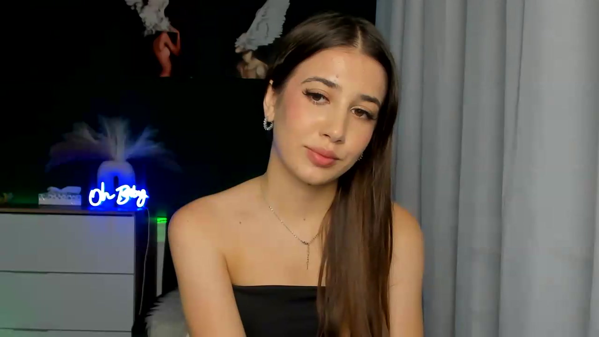 Gallery image thumbnail from AlexaPirs's myfreecams stream on, 08/07/2026, 15:28 image 12 of 20
