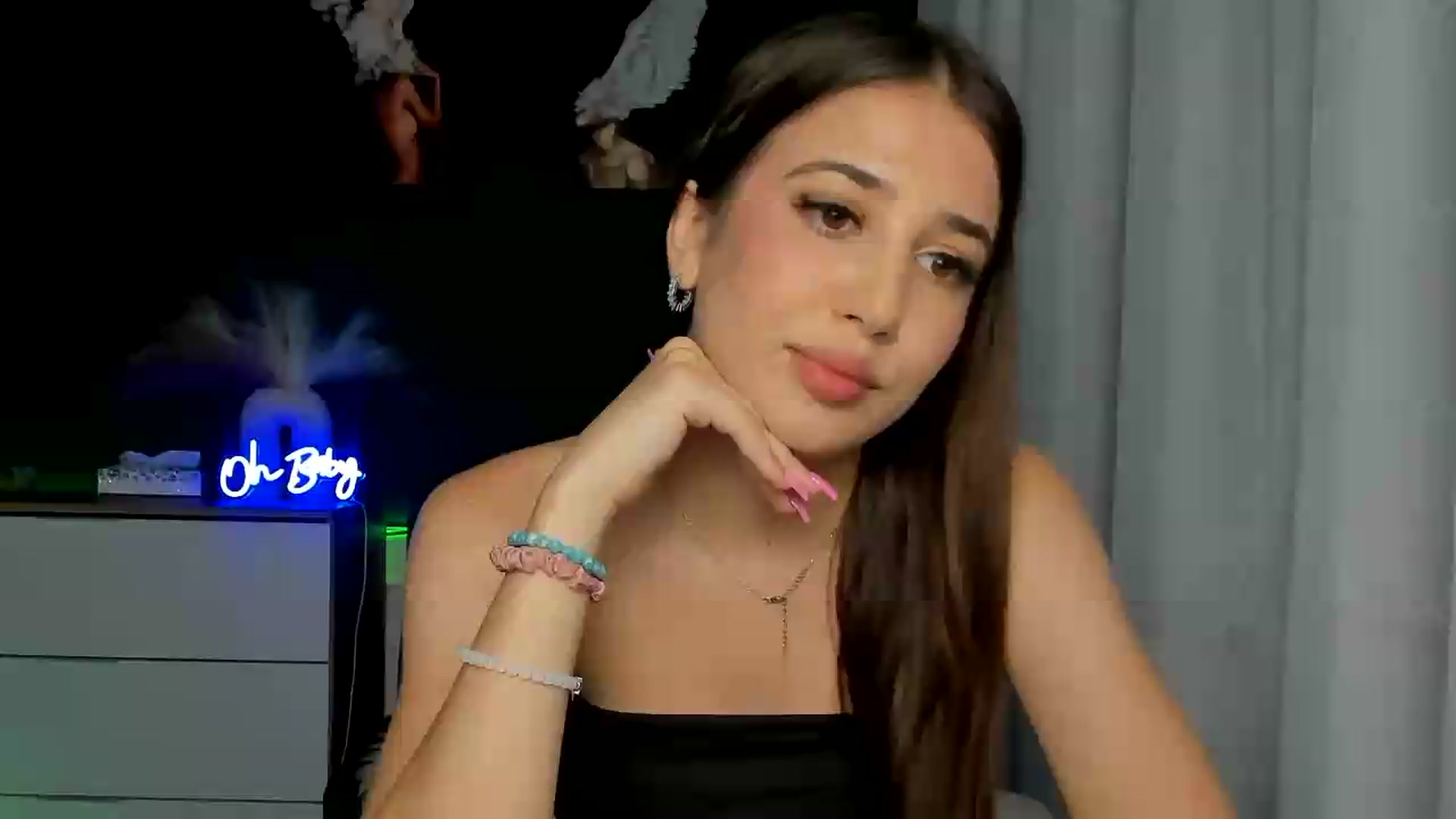Gallery image thumbnail from AlexaPirs's myfreecams stream on, 08/07/2026, 15:28 image 1 of 20