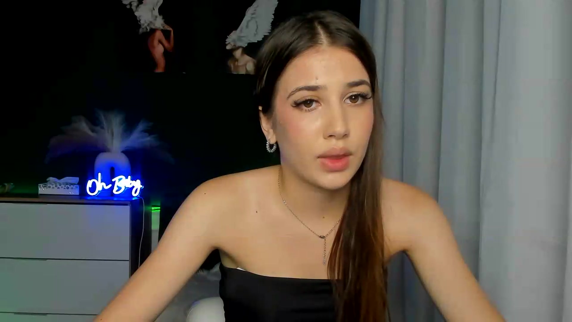 Gallery image thumbnail from AlexaPirs's myfreecams stream on, 08/07/2026, 15:28 image 5 of 20
