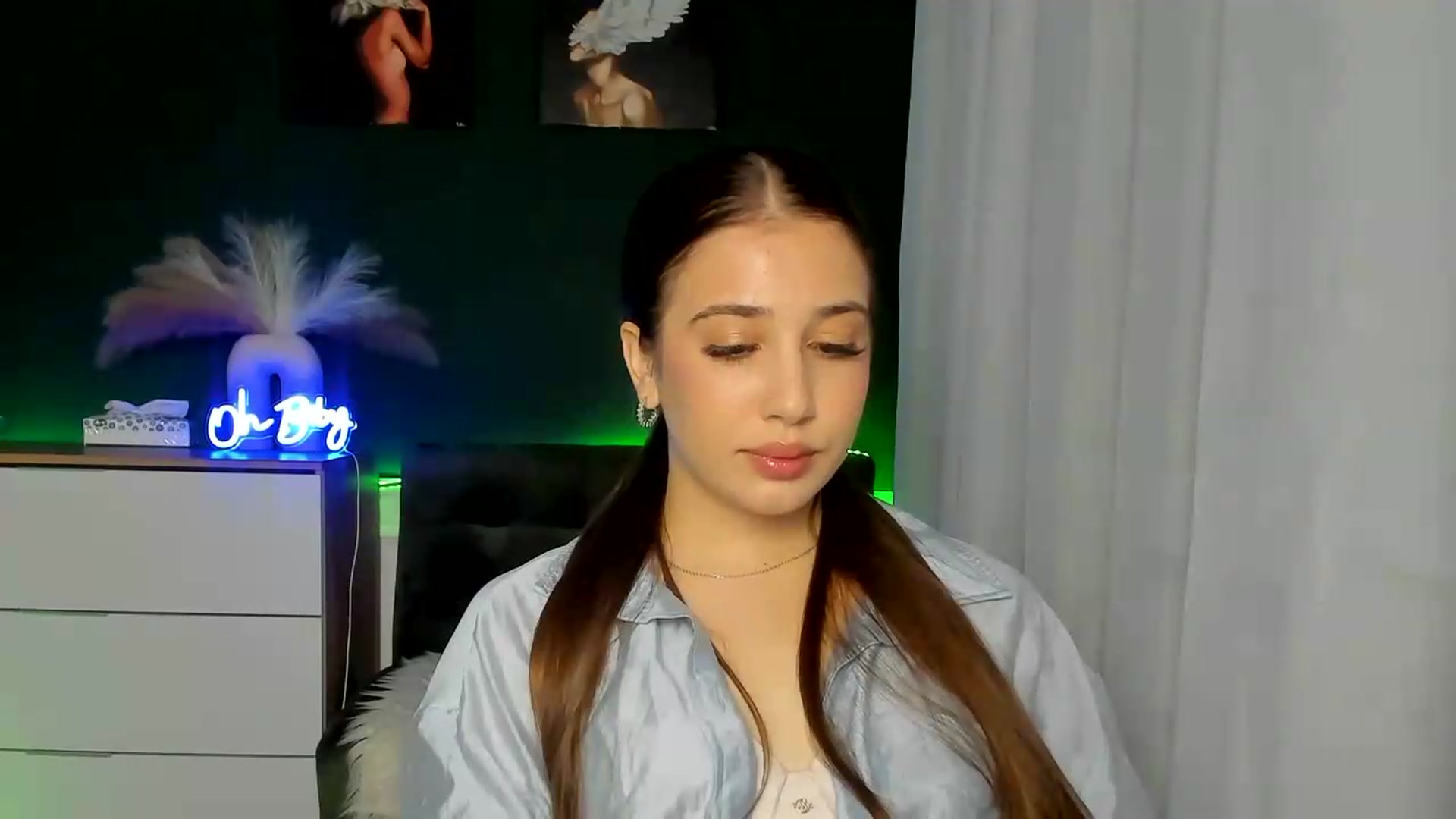 Gallery image thumbnail from AlexaPirs's myfreecams stream on, 08/12/2026, 12:26 image 13 of 20