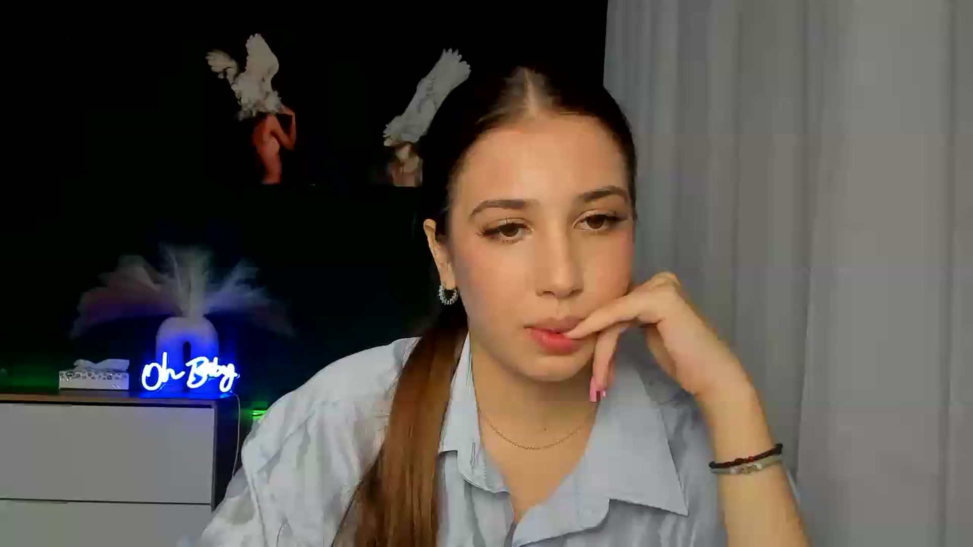 Gallery image thumbnail from AlexaPirs's myfreecams stream on, 08/12/2026, 12:26 image 1 of 20