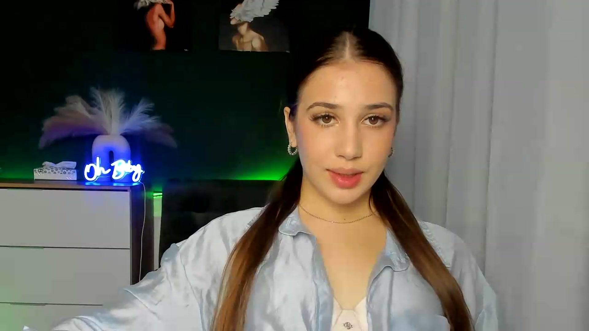 Gallery image thumbnail from AlexaPirs's myfreecams stream on, 08/12/2026, 12:26 image 7 of 20