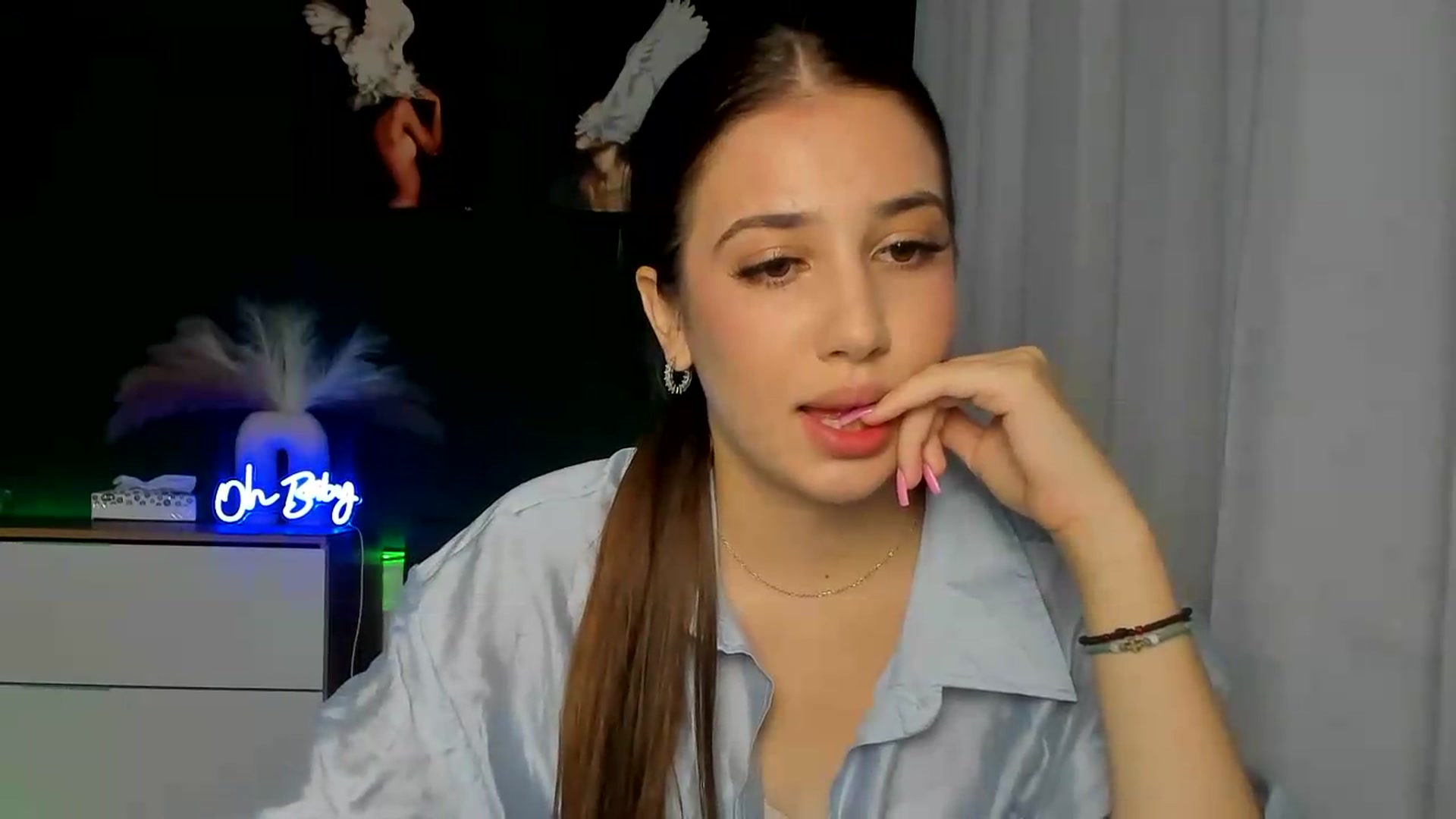 Gallery image thumbnail from AlexaPirs's myfreecams stream on, 08/12/2026, 12:26 image 3 of 20