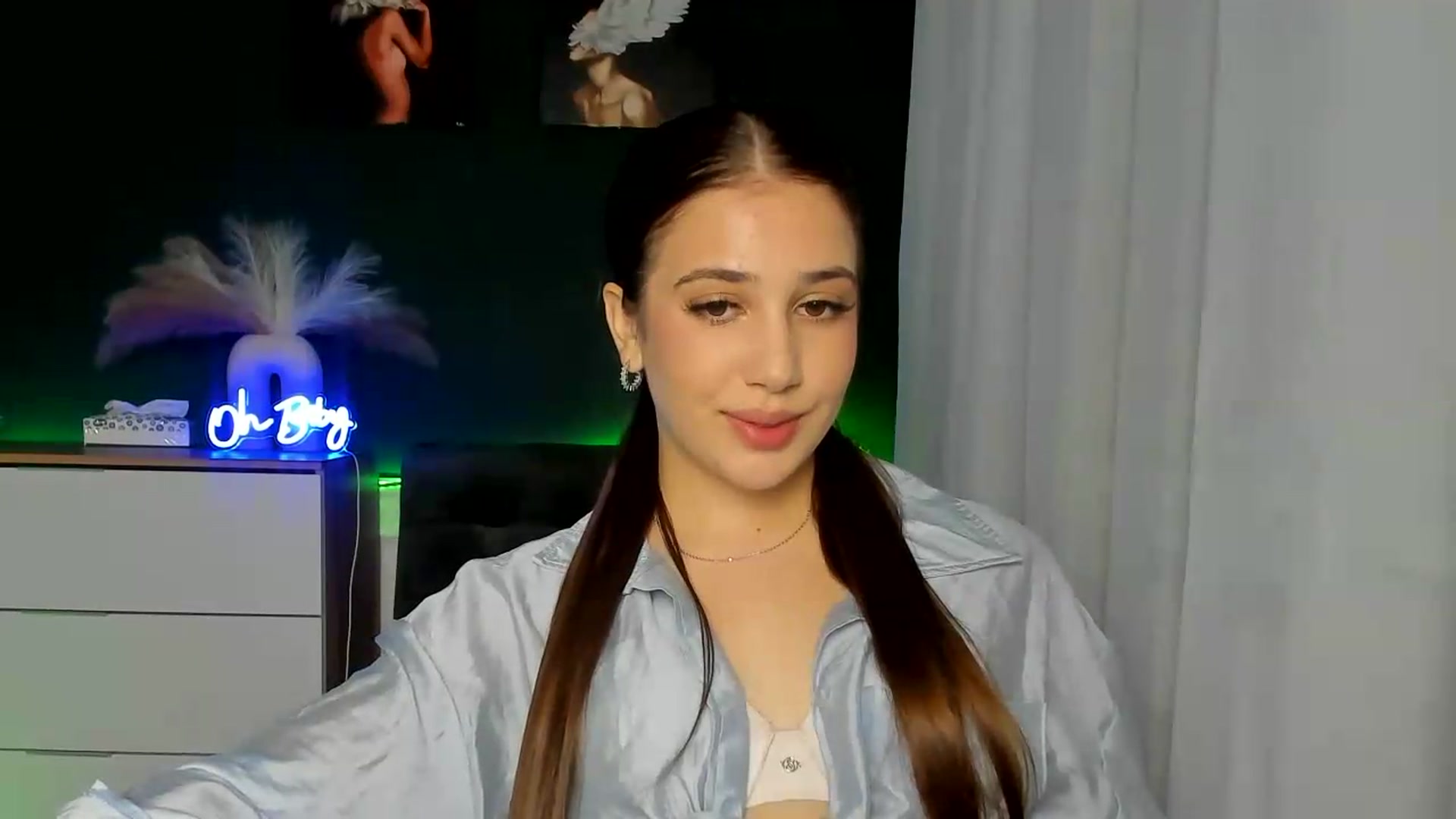 Gallery image thumbnail from AlexaPirs's myfreecams stream on, 08/12/2026, 12:26 image 9 of 20