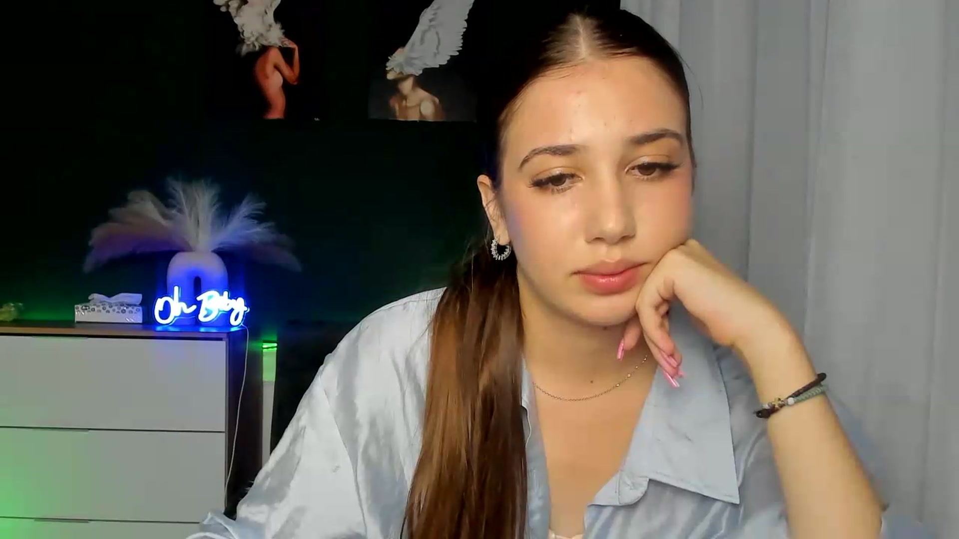 Gallery image thumbnail from AlexaPirs's myfreecams stream on, 08/12/2026, 14:31 image 18 of 20