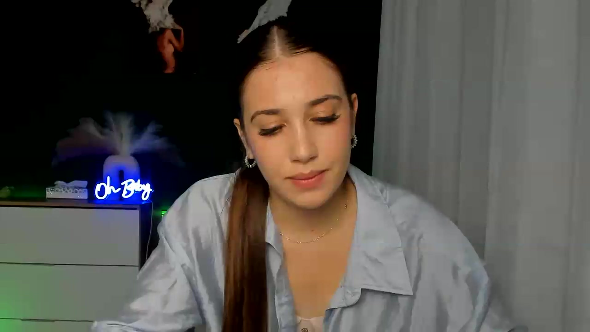 Gallery image thumbnail from AlexaPirs's myfreecams stream on, 08/12/2026, 14:31 image 13 of 20
