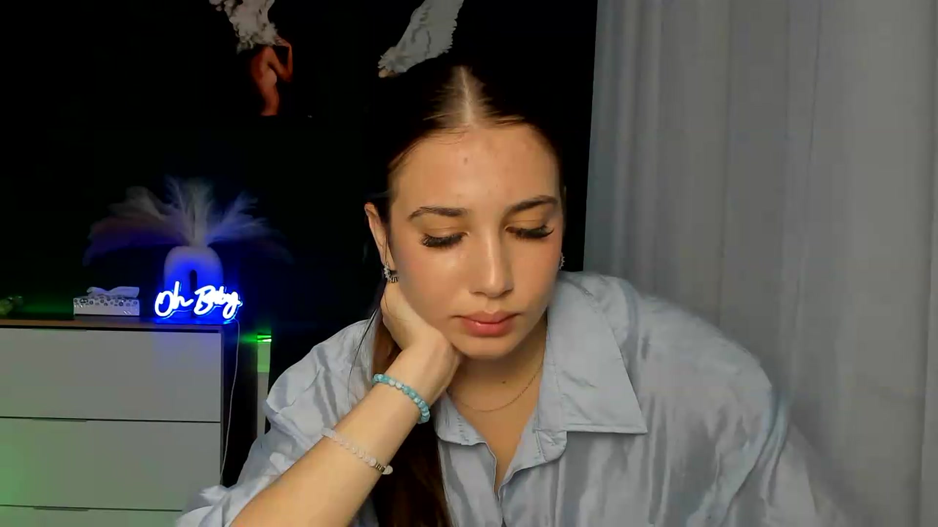 Gallery image thumbnail from AlexaPirs's myfreecams stream on, 08/12/2026, 16:40 image 2 of 20