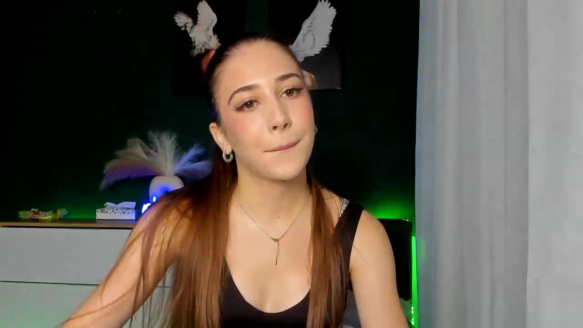 Gallery image thumbnail from AlexaPirs's myfreecams stream on, 08/14/2026, 12:23 image 5 of 20