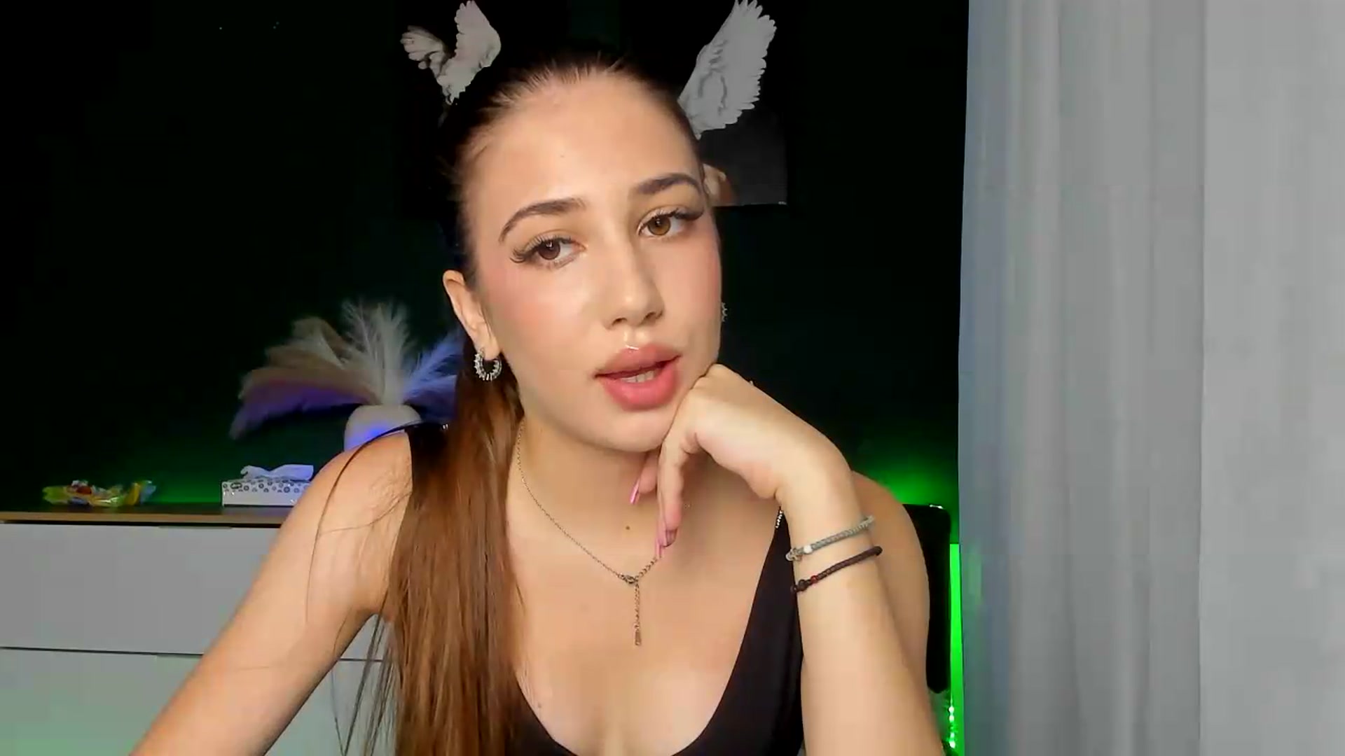 Gallery image thumbnail from AlexaPirs's myfreecams stream on, 08/14/2026, 12:23 image 2 of 20