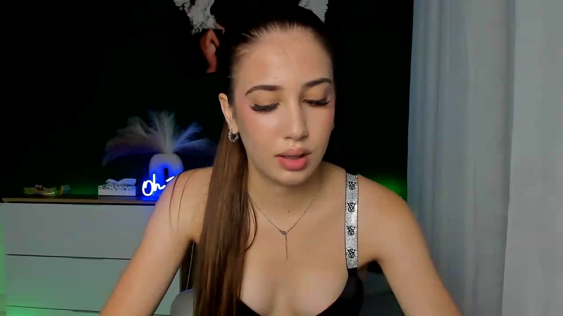 Gallery image thumbnail from AlexaPirs's myfreecams stream on, 08/14/2026, 13:19 image 4 of 20