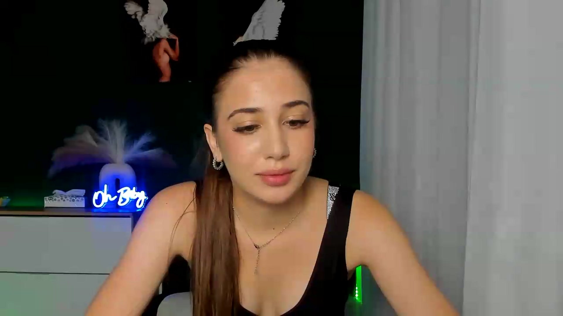 Gallery image thumbnail from AlexaPirs's myfreecams stream on, 08/14/2026, 15:03 image 17 of 20