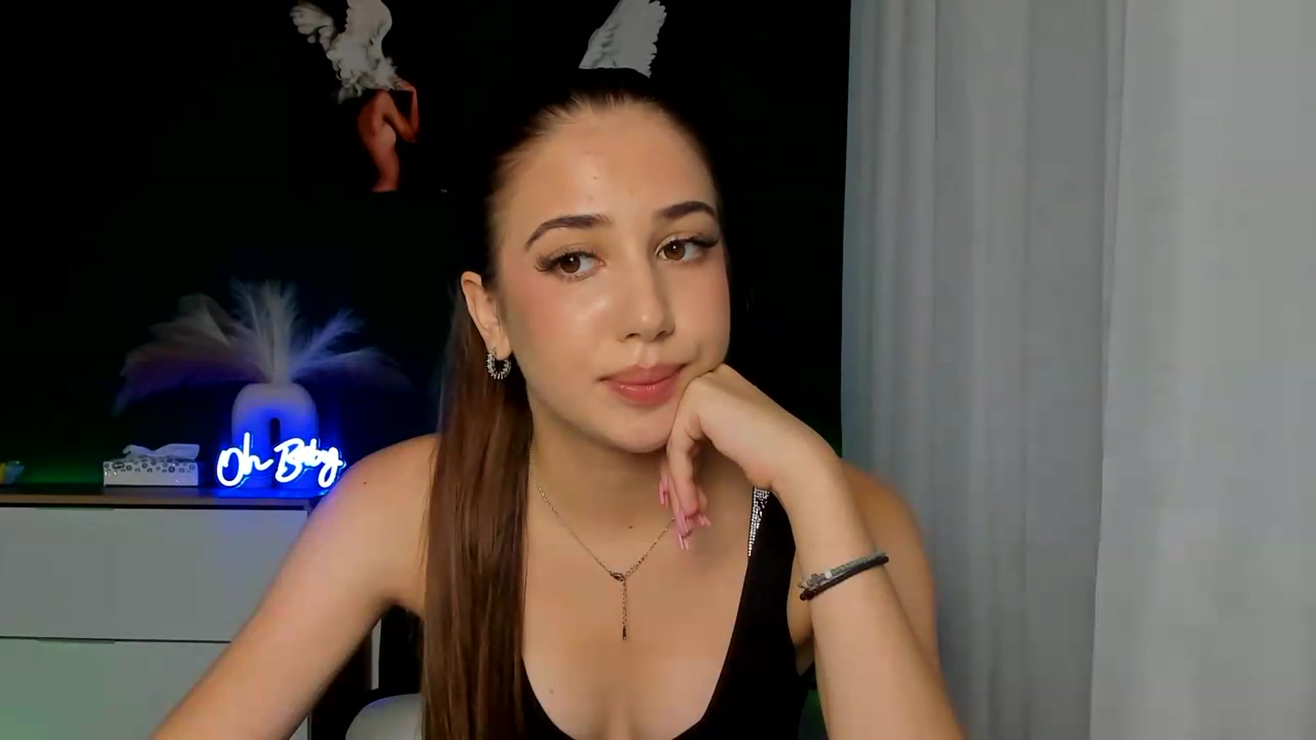 Gallery image thumbnail from AlexaPirs's myfreecams stream on, 08/14/2026, 15:03 image 4 of 20