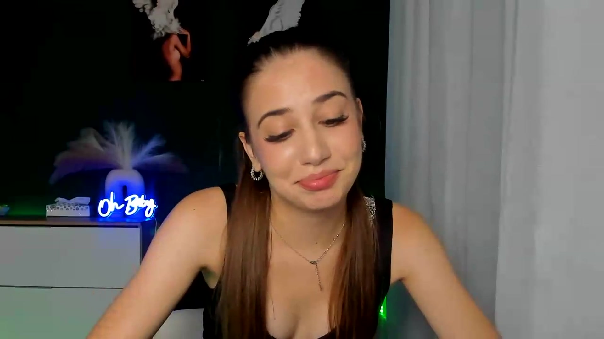 Gallery image thumbnail from AlexaPirs's myfreecams stream on, 08/14/2026, 16:52 image 12 of 20