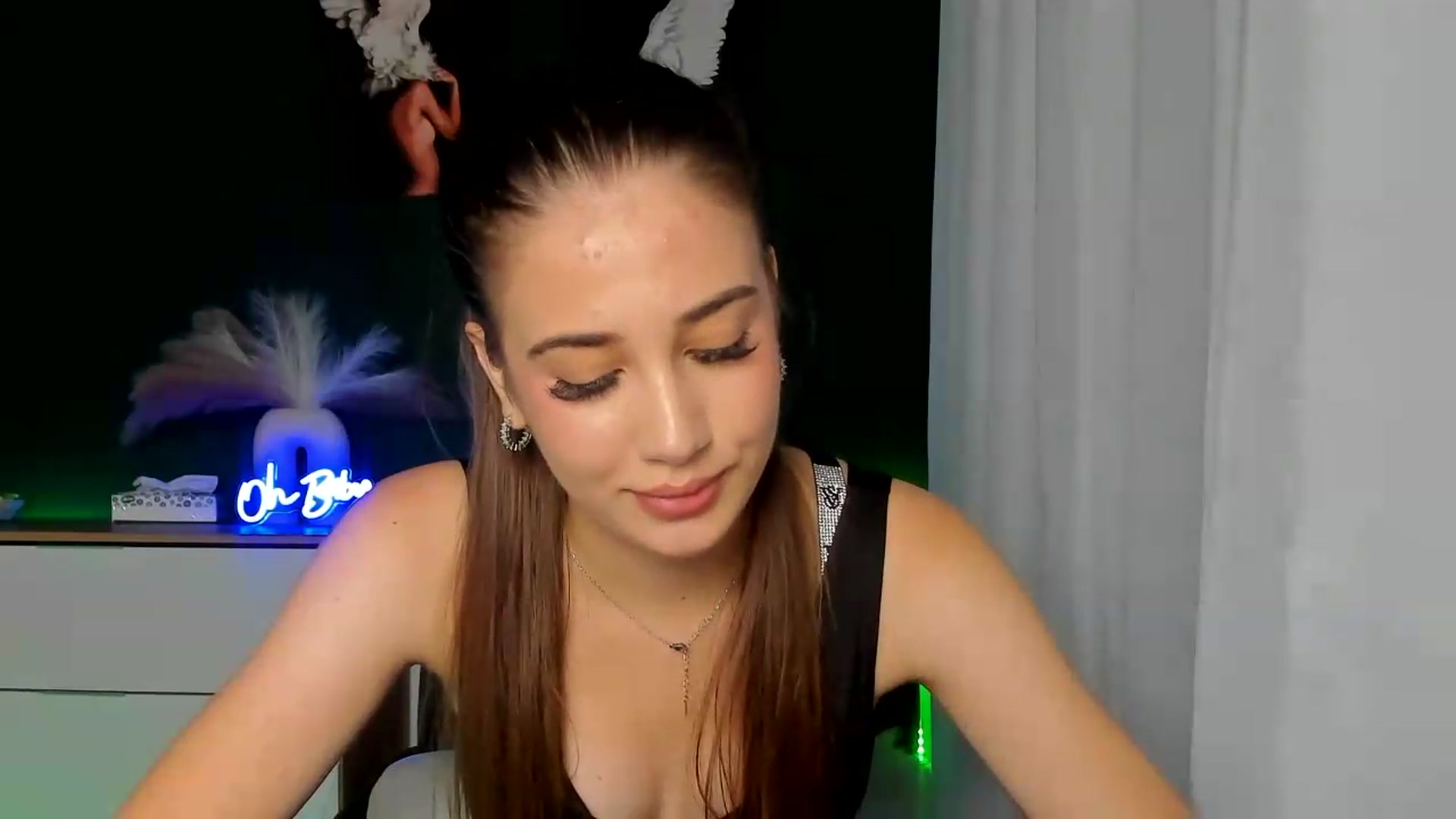 Gallery image thumbnail from AlexaPirs's myfreecams stream on, 08/14/2026, 16:52 image 11 of 20