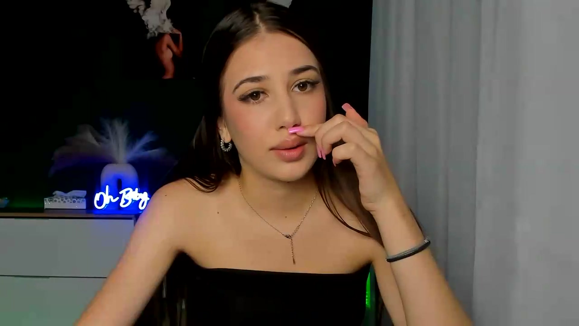 Gallery image thumbnail from AlexaPirs's myfreecams stream on, 08/16/2026, 12:39 image 2 of 20