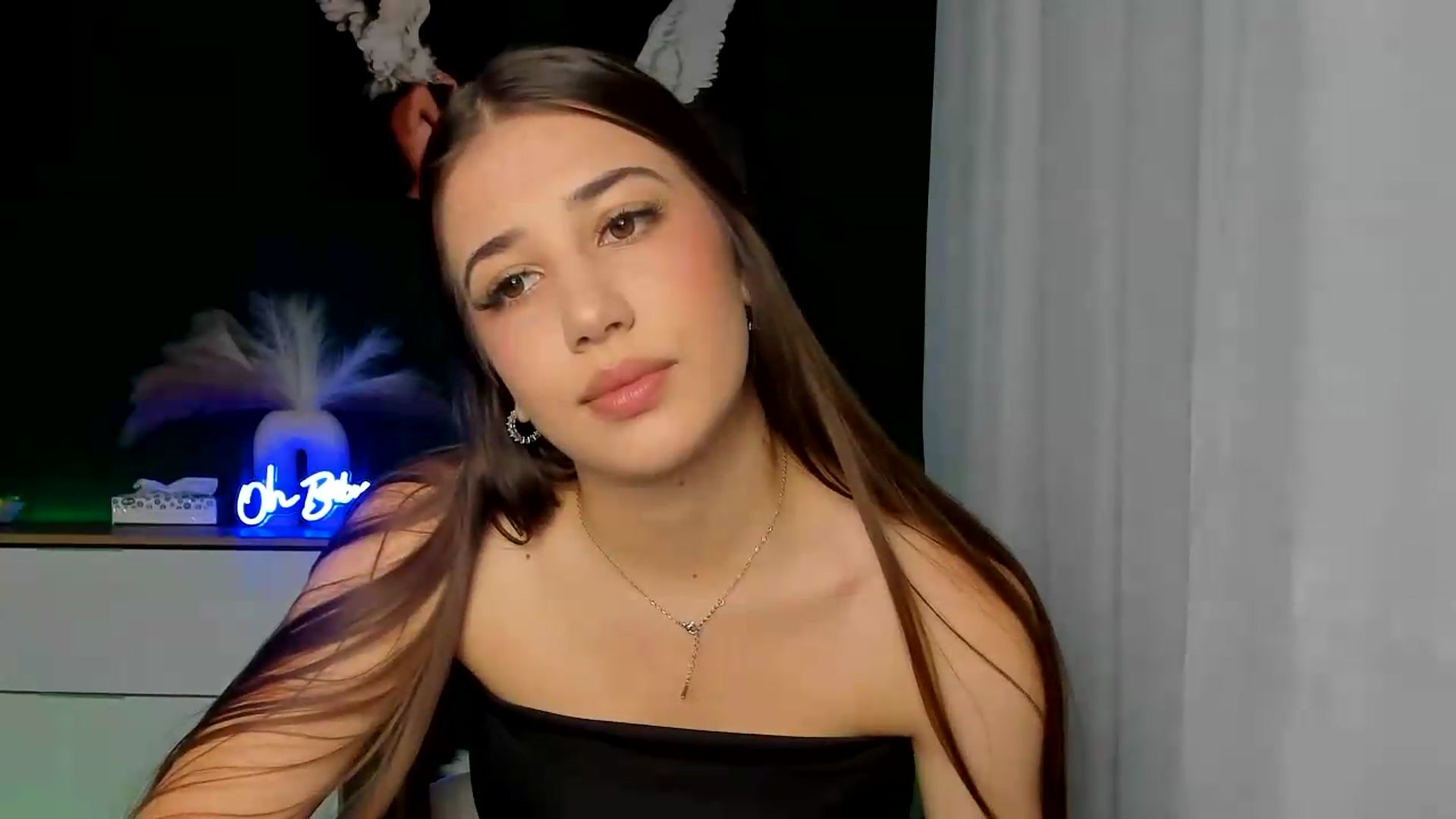 Gallery image thumbnail from AlexaPirs's myfreecams stream on, 08/16/2026, 12:39 image 3 of 20
