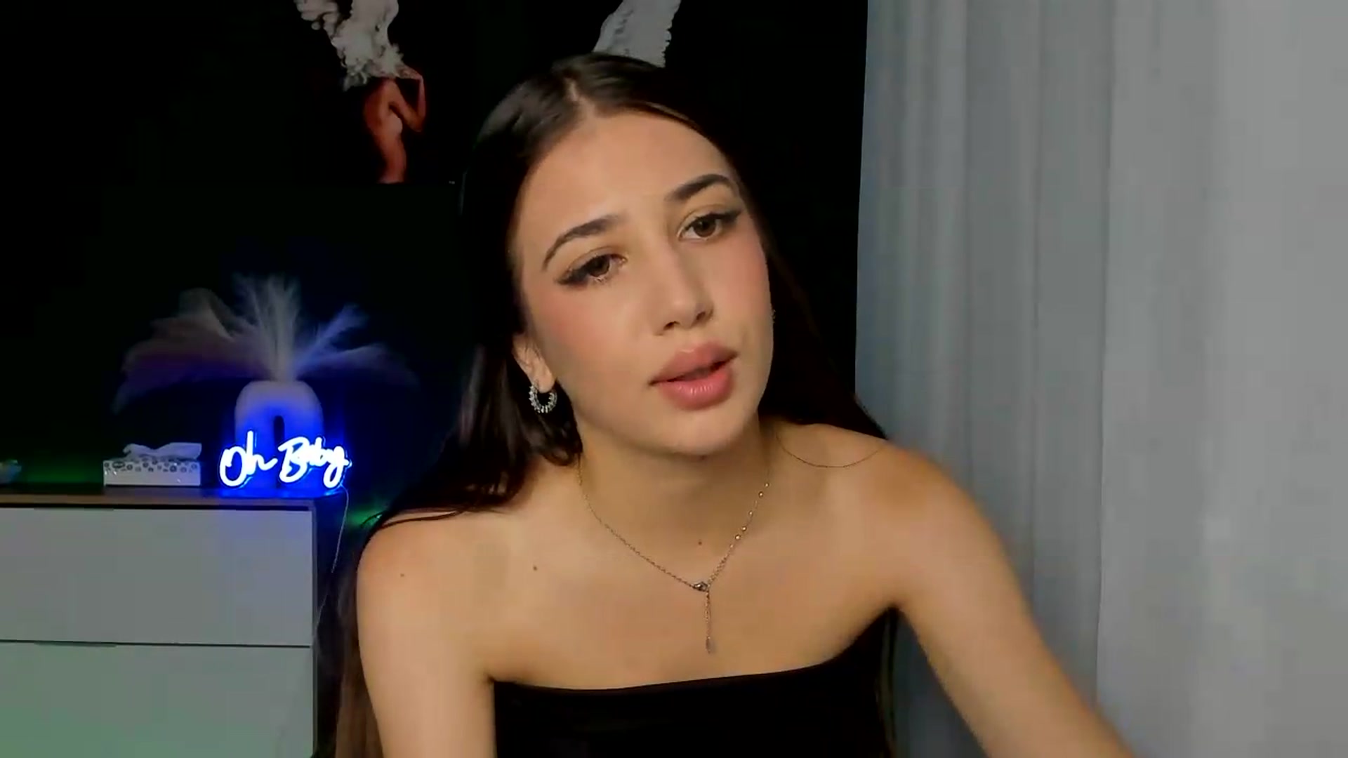 Gallery image thumbnail from AlexaPirs's myfreecams stream on, 08/16/2026, 12:39 image 6 of 20