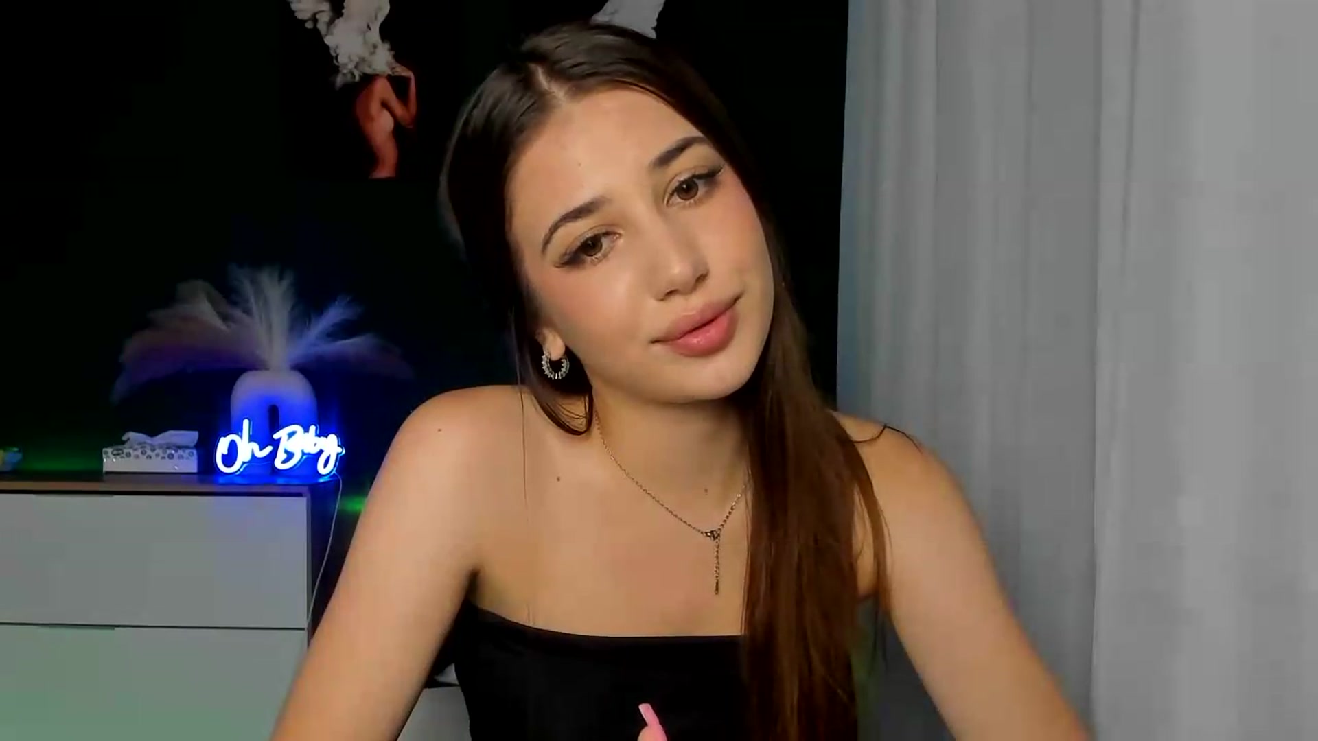Gallery image thumbnail from AlexaPirs's myfreecams stream on, 08/16/2026, 13:54 image 18 of 20
