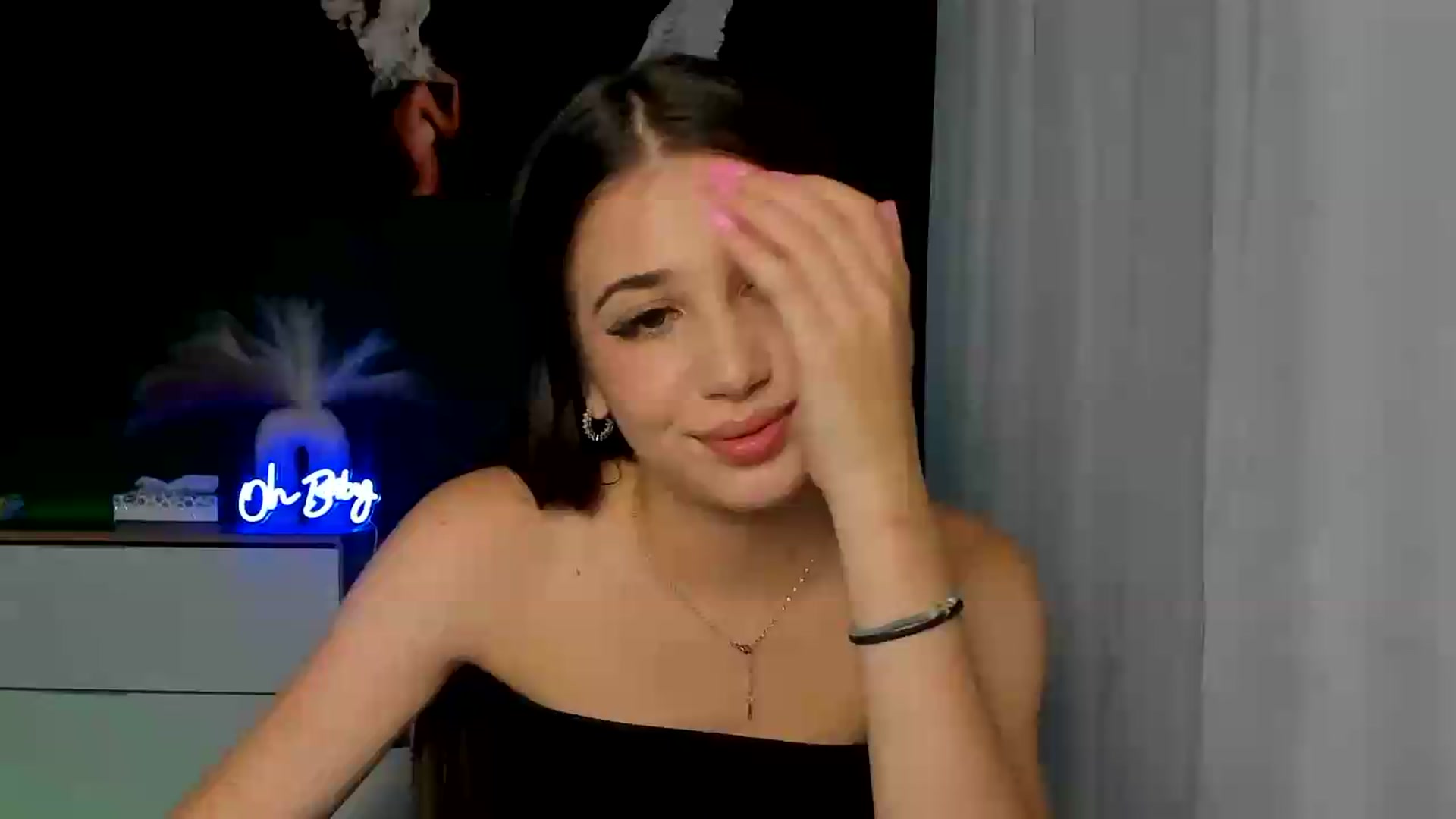 Gallery image thumbnail from AlexaPirs's myfreecams stream on, 08/16/2026, 13:54 image 11 of 20