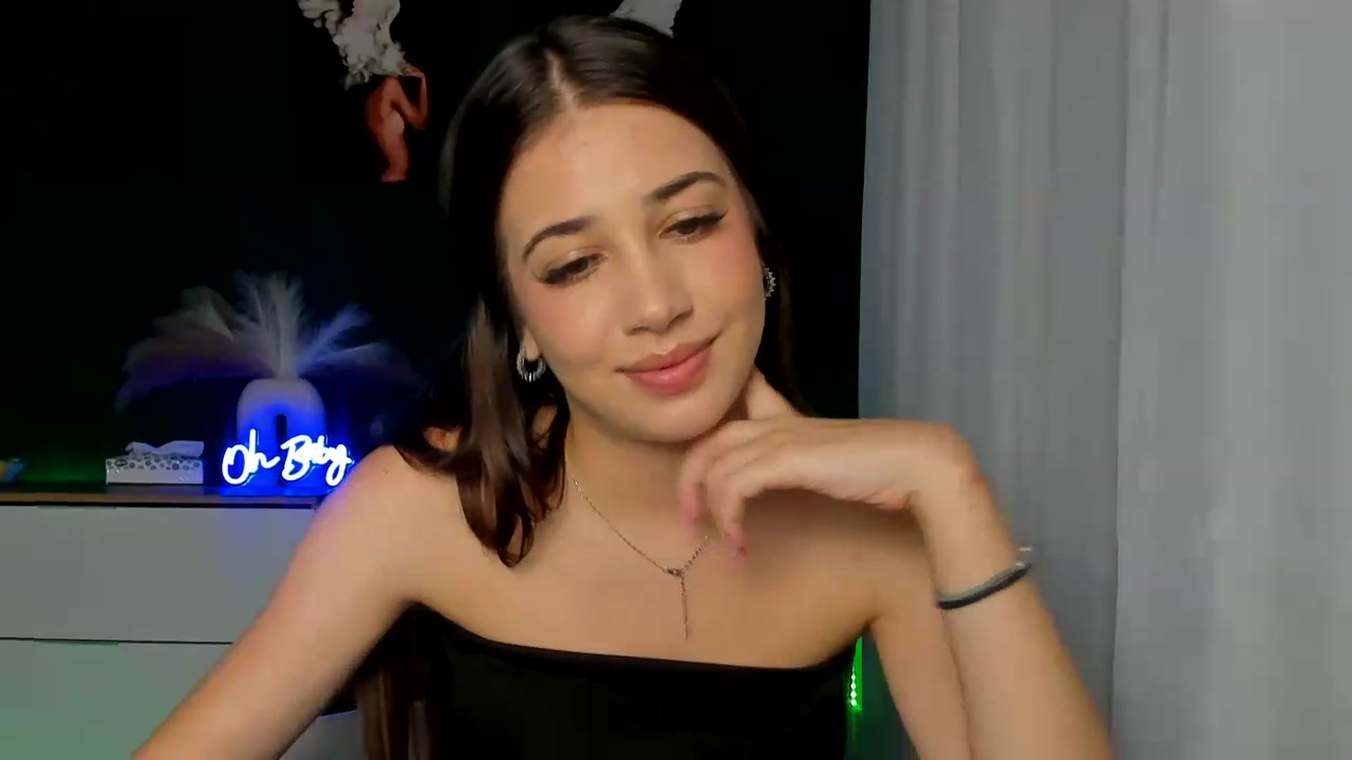 Gallery image thumbnail from AlexaPirs's myfreecams stream on, 08/16/2026, 13:54 image 5 of 20