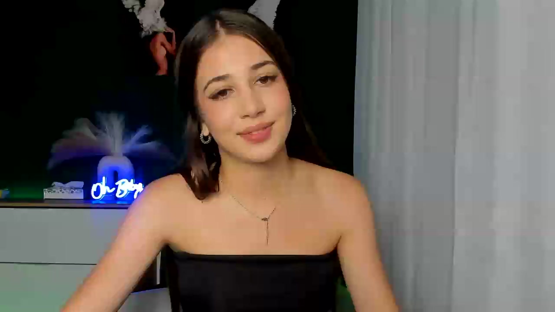 Gallery image thumbnail from AlexaPirs's myfreecams stream on, 08/16/2026, 13:54 image 1 of 20