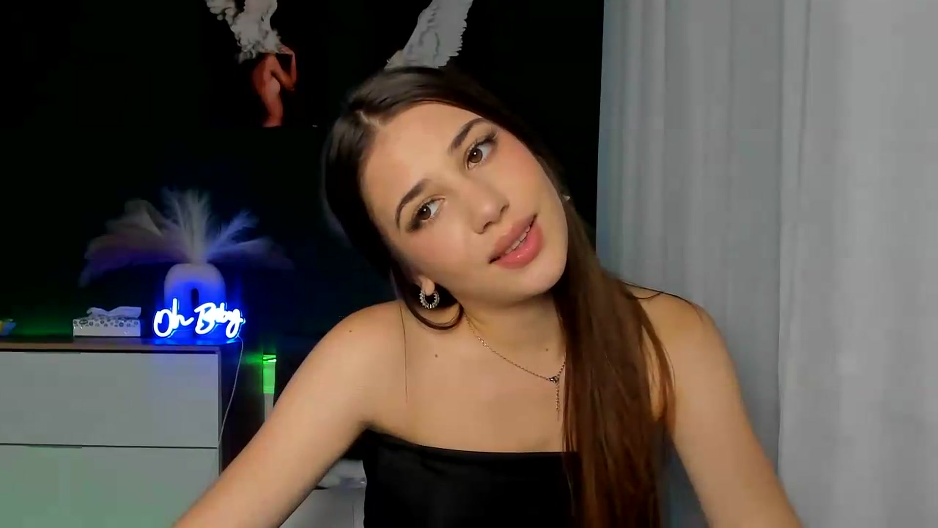 Gallery image thumbnail from AlexaPirs's myfreecams stream on, 08/16/2026, 13:54 image 17 of 20