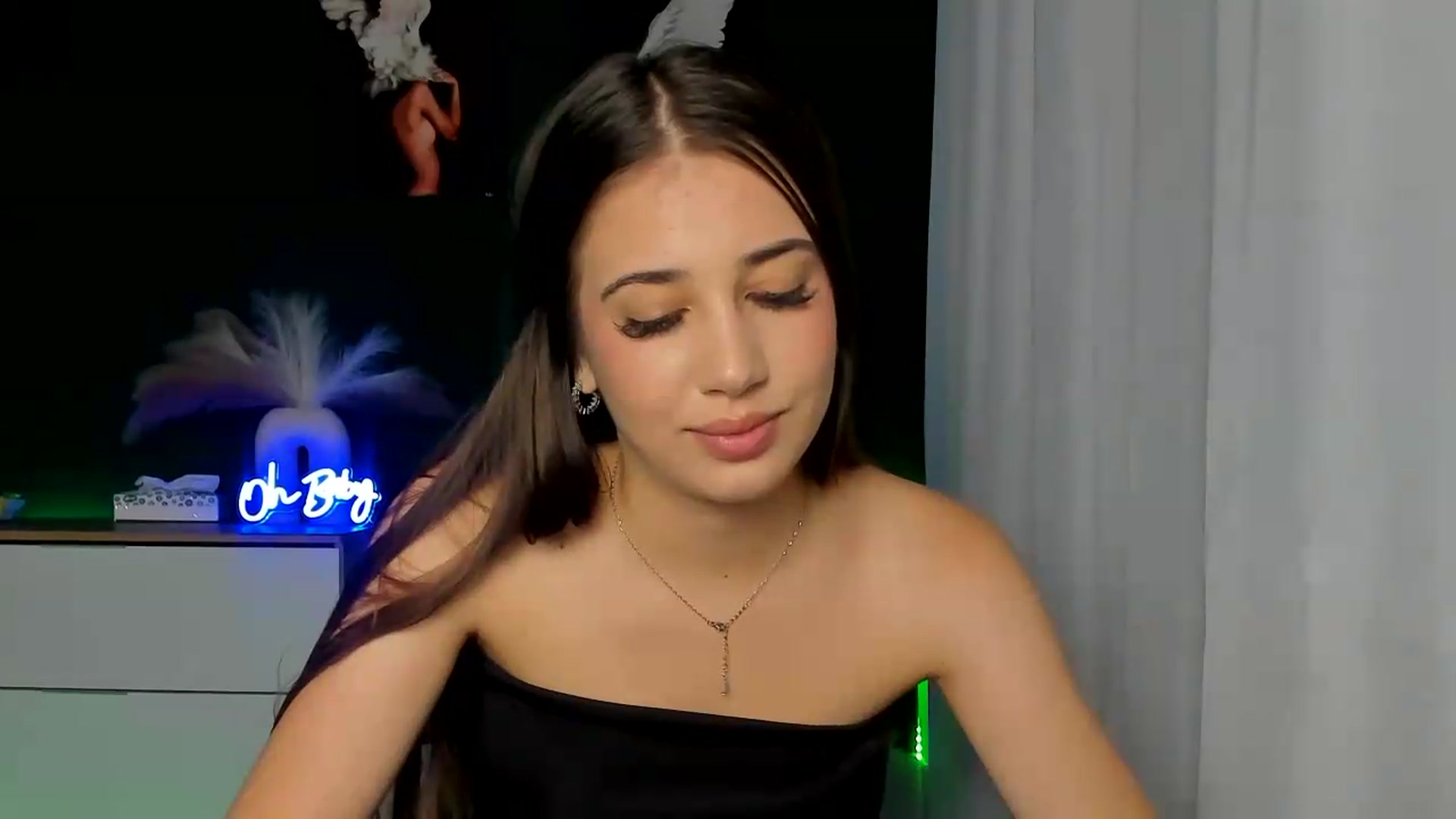 Gallery image thumbnail from AlexaPirs's myfreecams stream on, 08/16/2026, 13:54 image 13 of 20