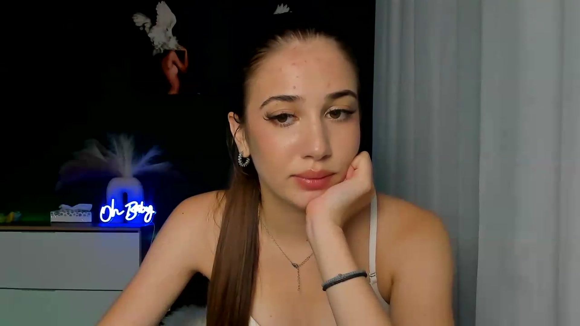 Gallery image thumbnail from AlexaPirs's myfreecams stream on, 08/17/2026, 14:36 image 9 of 20