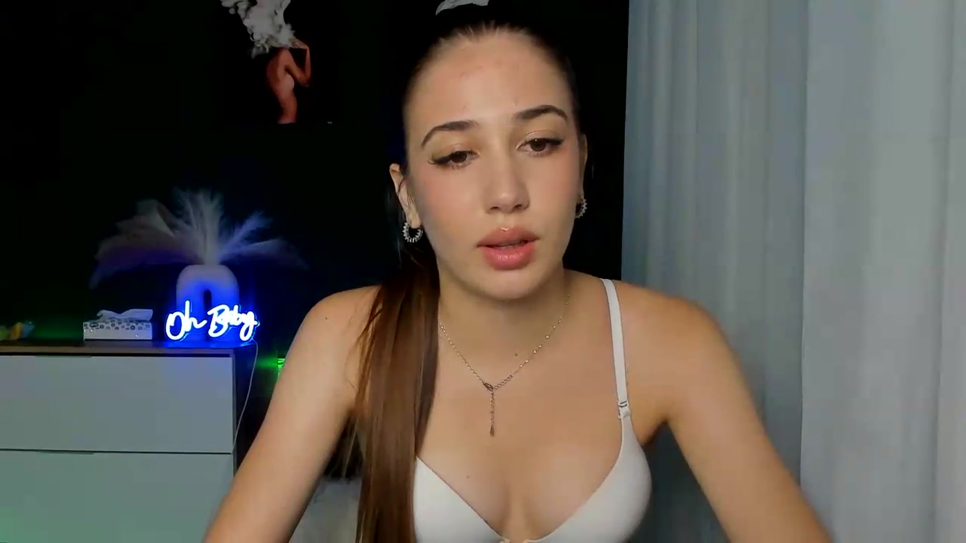 Gallery image thumbnail from AlexaPirs's myfreecams stream on, 08/17/2026, 14:36 image 12 of 20