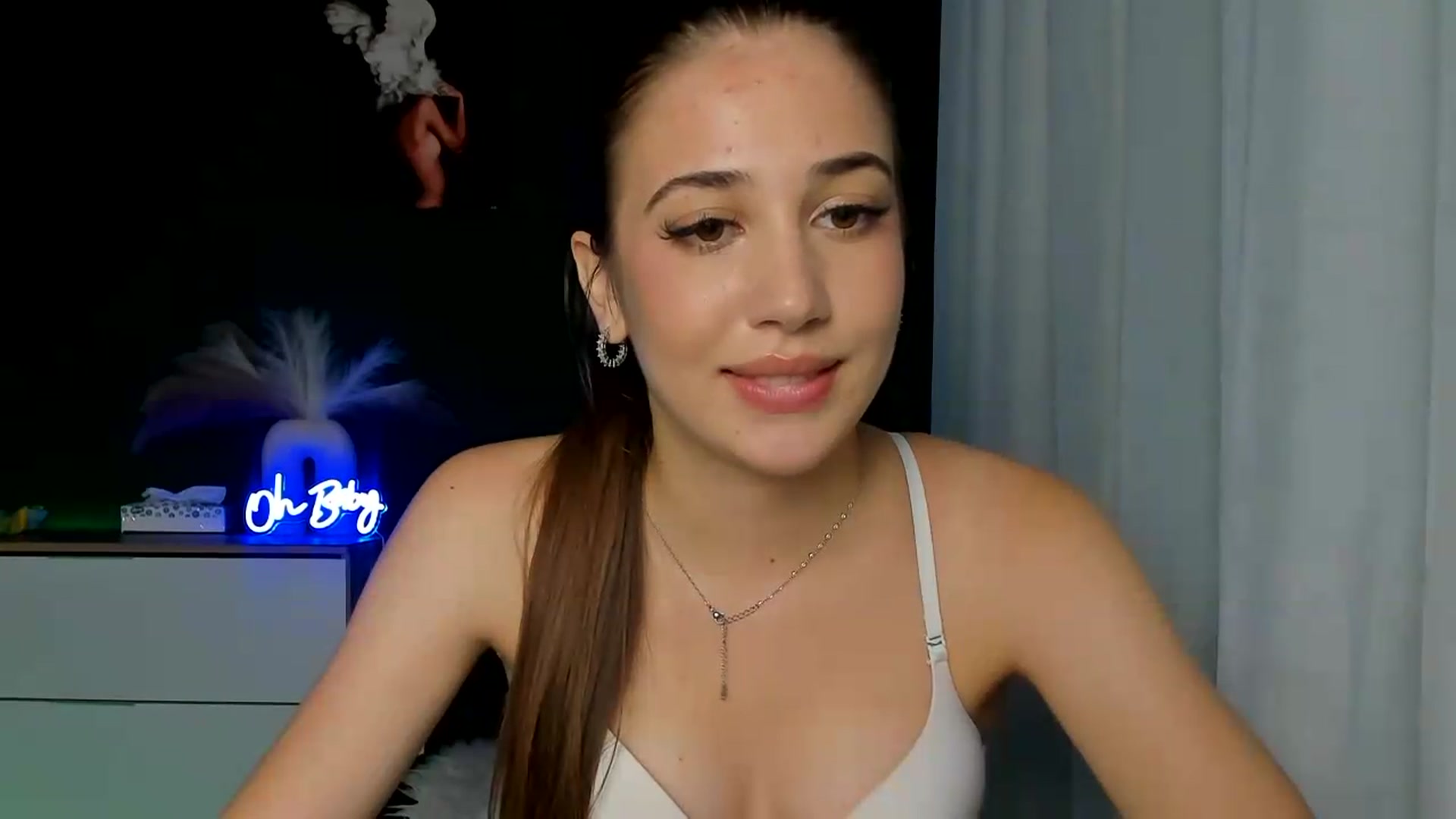 Gallery image thumbnail from AlexaPirs's myfreecams stream on, 08/17/2026, 14:36 image 18 of 20