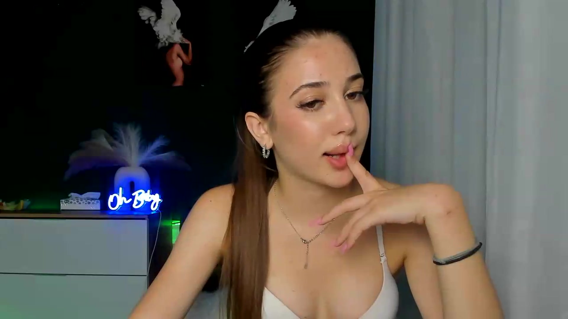 Gallery image thumbnail from AlexaPirs's myfreecams stream on, 08/17/2026, 15:25 image 18 of 20