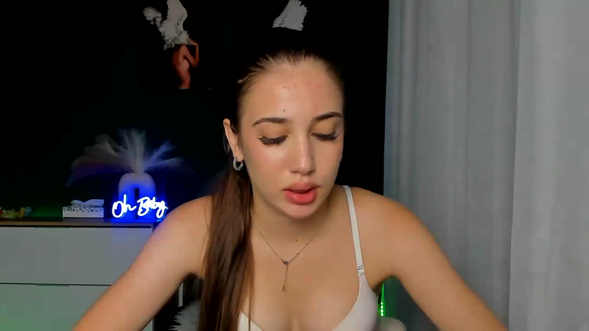 Gallery image thumbnail from AlexaPirs's myfreecams stream on, 08/17/2026, 15:48 image 14 of 20