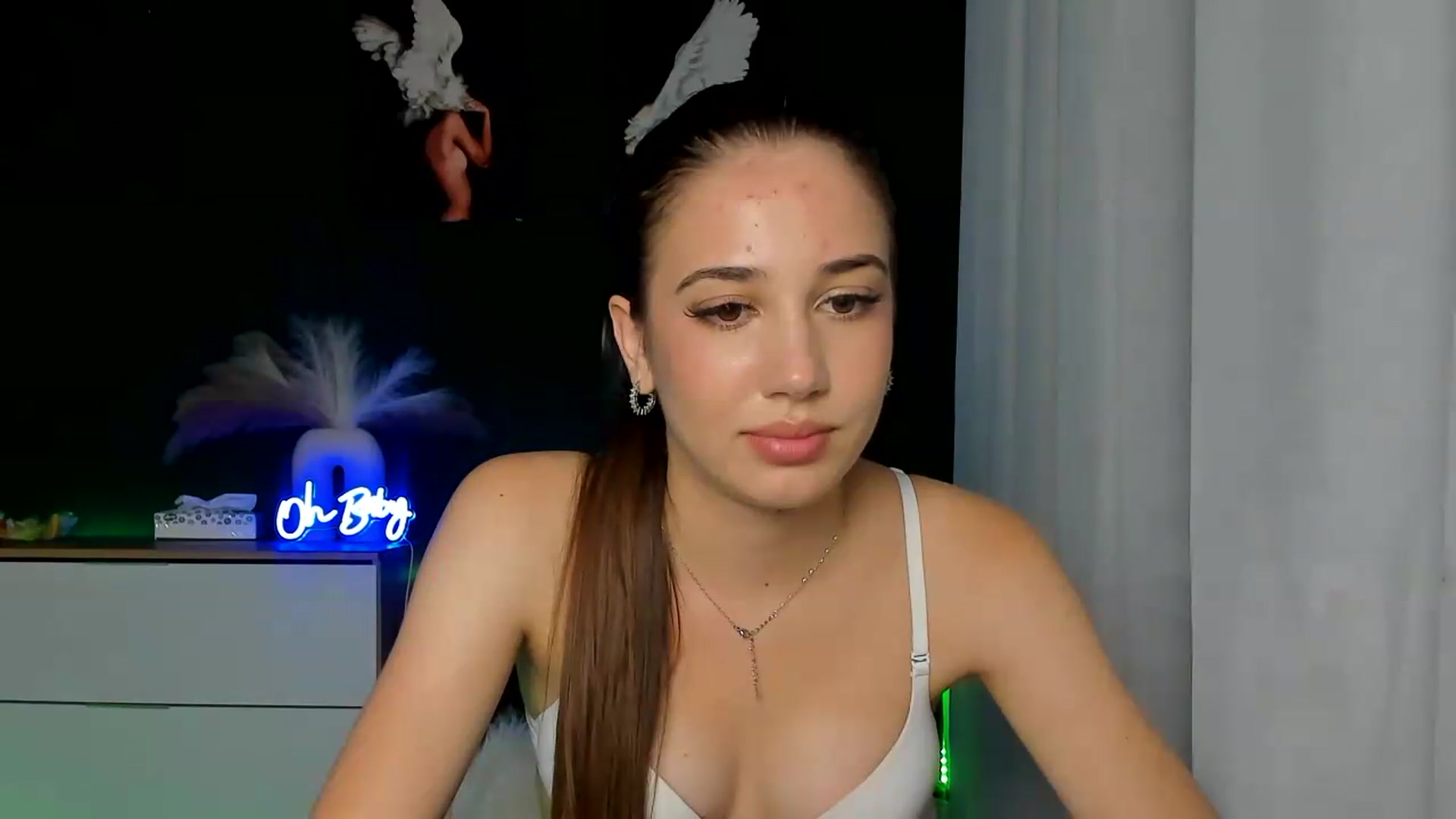 Gallery image thumbnail from AlexaPirs's myfreecams stream on, 08/17/2026, 16:20 image 6 of 20