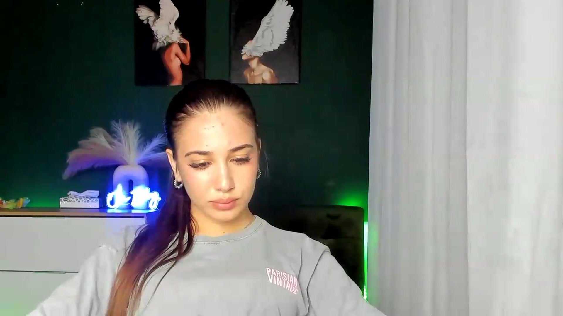 Gallery image thumbnail from AlexaPirs's myfreecams stream on, 08/17/2026, 16:40 image 12 of 20