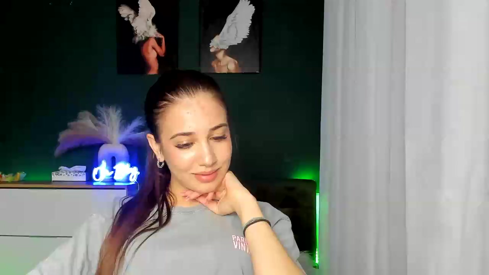 Gallery image thumbnail from AlexaPirs's myfreecams stream on, 08/17/2026, 16:40 image 11 of 20