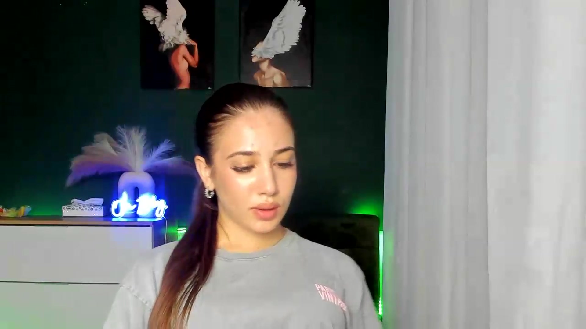 Gallery image thumbnail from AlexaPirs's myfreecams stream on, 08/17/2026, 16:40 image 14 of 20