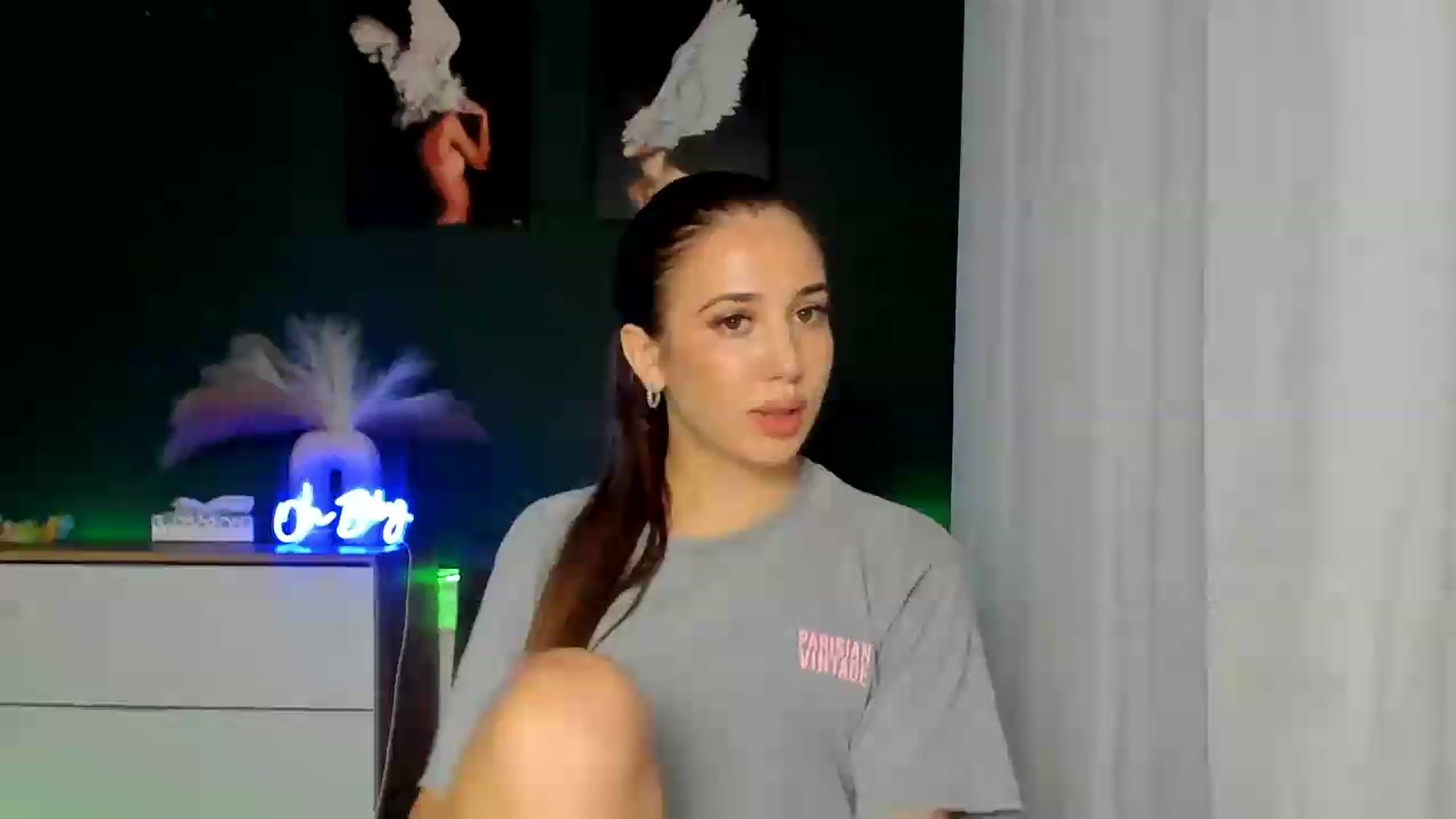 Gallery image thumbnail from AlexaPirs's myfreecams stream on, 08/17/2026, 16:40 image 6 of 20