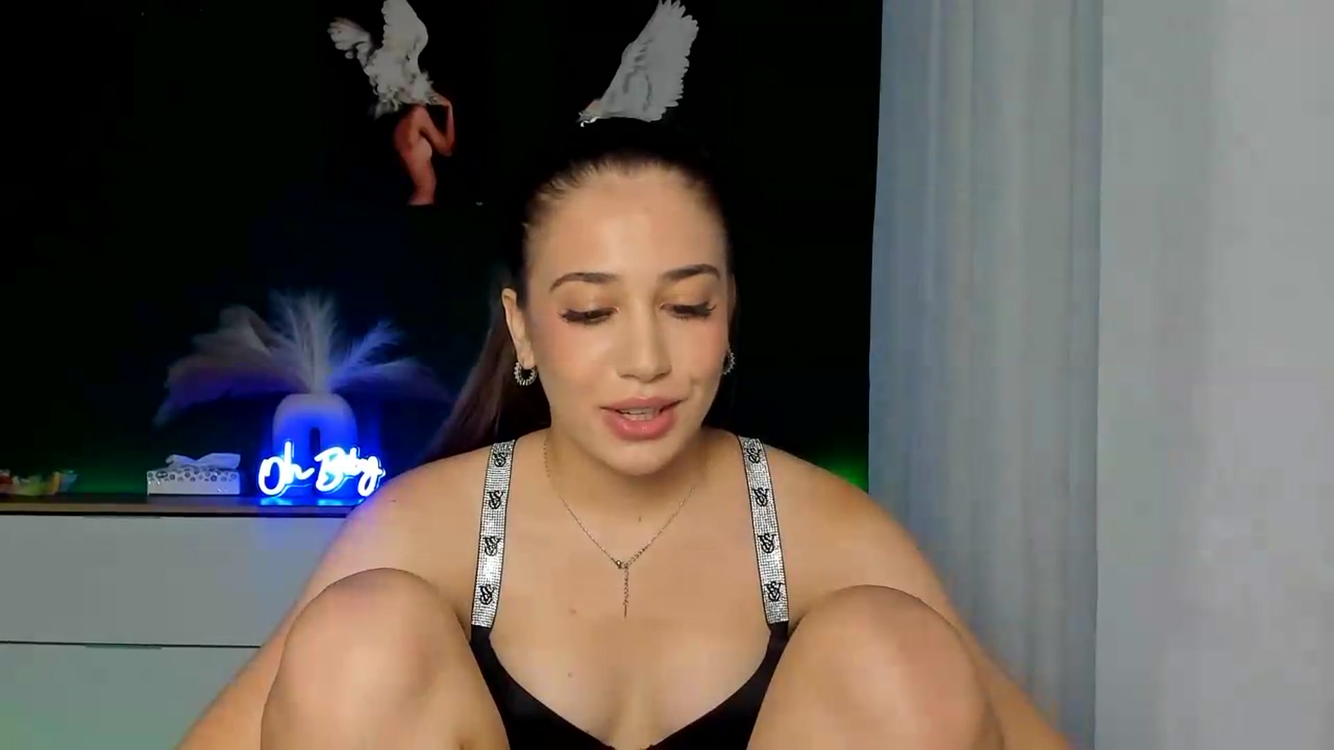 Gallery image thumbnail from AlexaPirs's myfreecams stream on, 08/18/2026, 13:17 image 11 of 20