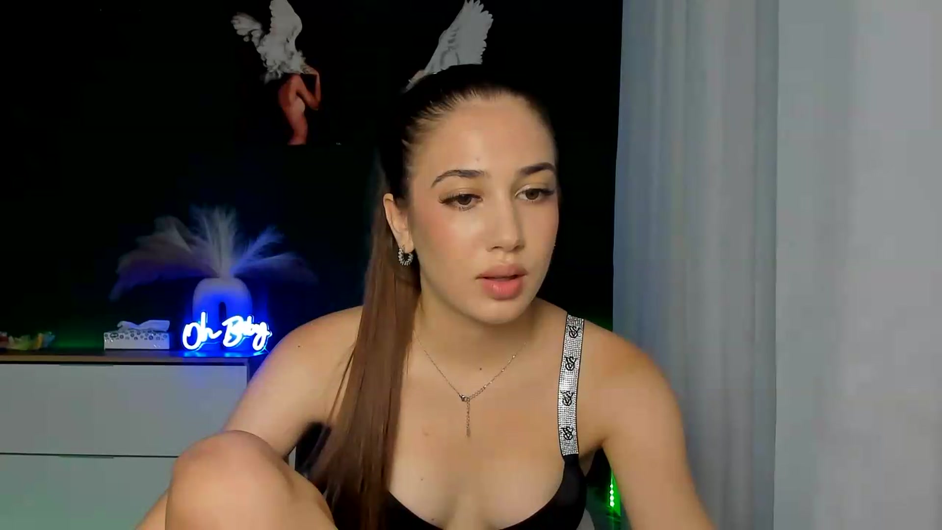 Gallery image thumbnail from AlexaPirs's myfreecams stream on, 08/18/2026, 13:17 image 16 of 20