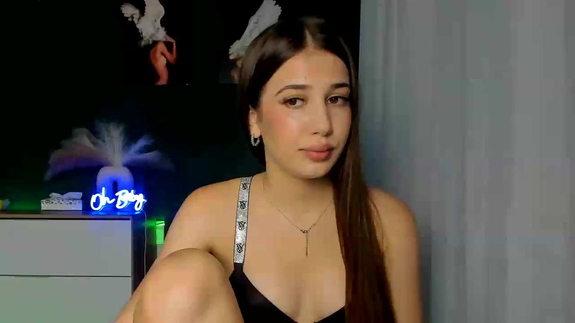 Gallery image thumbnail from AlexaPirs's myfreecams stream on, 08/19/2026, 13:15 image 1 of 20